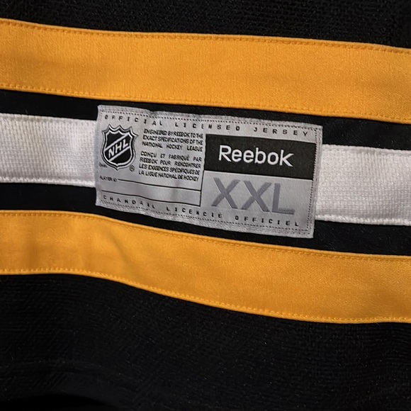 Boston bruins Milan lucic jersey - Picture 7 of 7